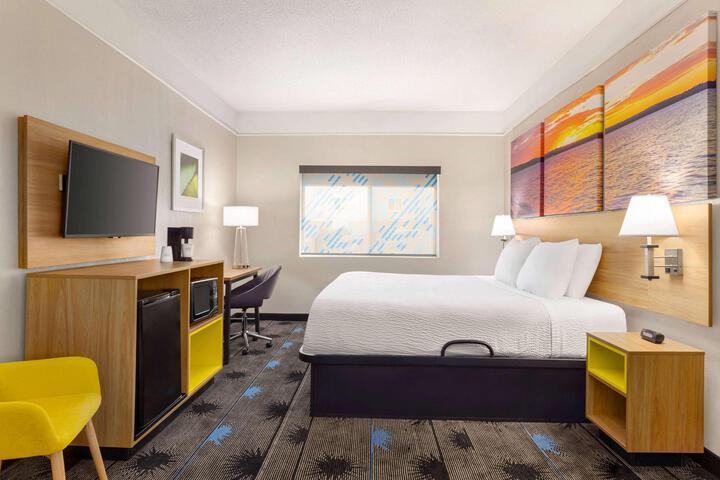 1 King Bed Mobility Accessible (9 of 15)