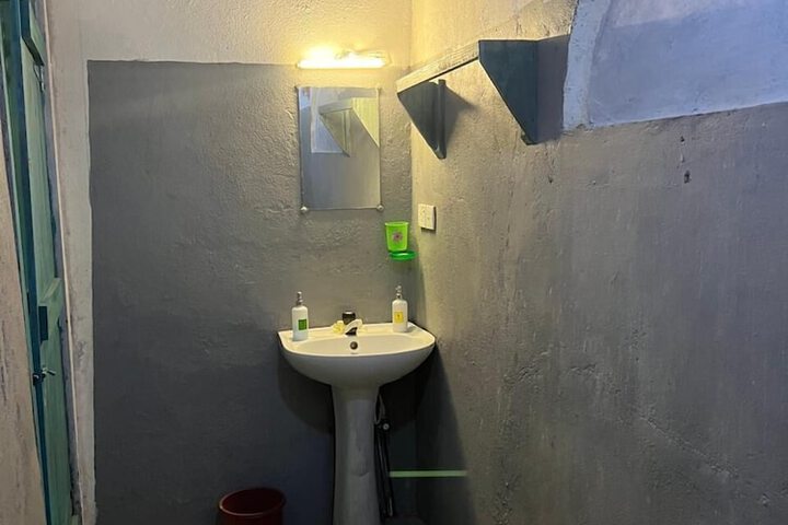 Room 10 of 19