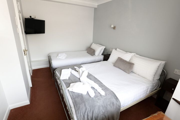 Room 5 of 18