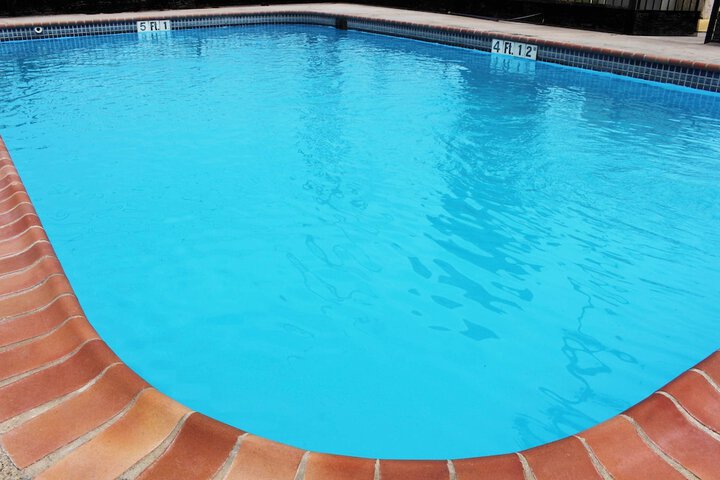 Hotel with Pool
