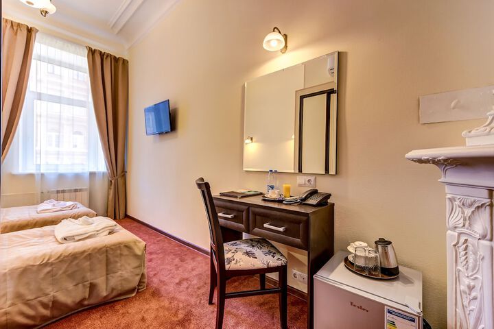 Room 10 of 66