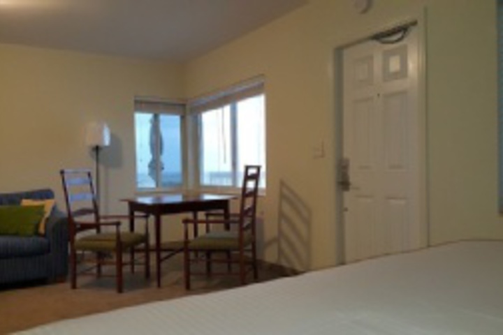 Room 390 of 695