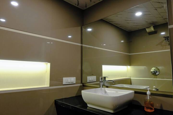 Room 36 of 68