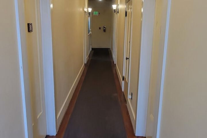 Room 17 of 44