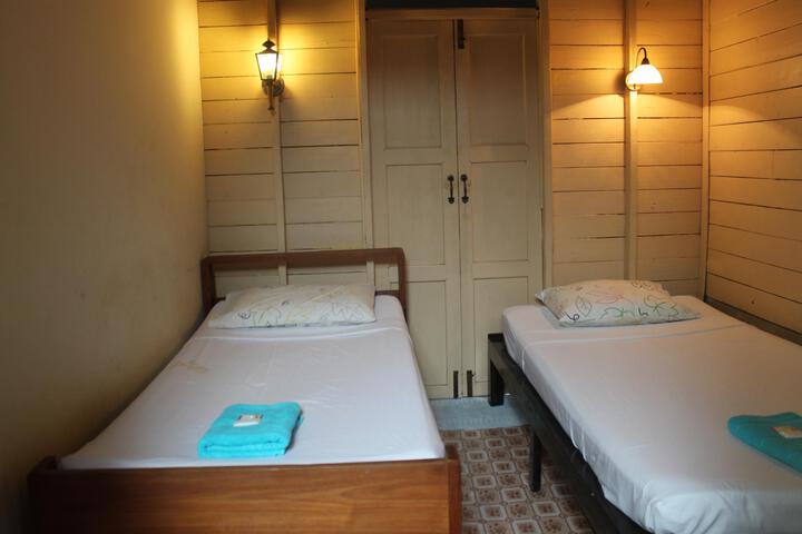 Room 2 of 6
