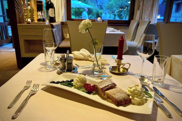 Dining 106 of 119