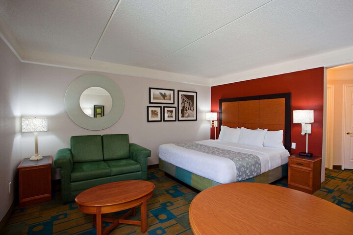 Room 8 of 79