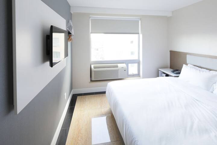 Room 9 of 30