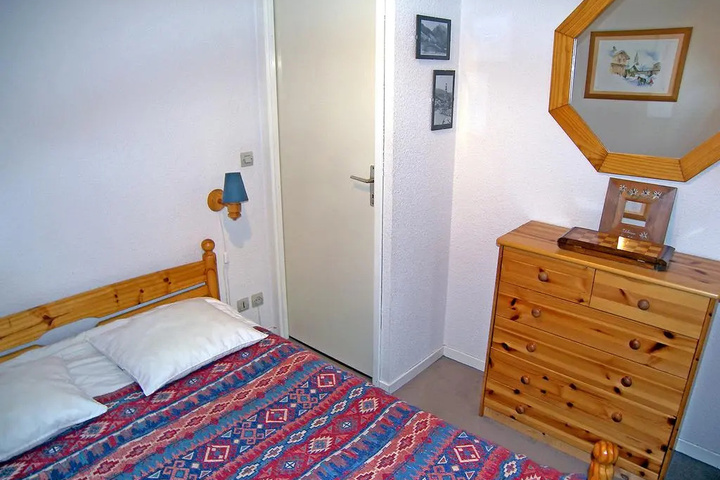Room 3 of 9