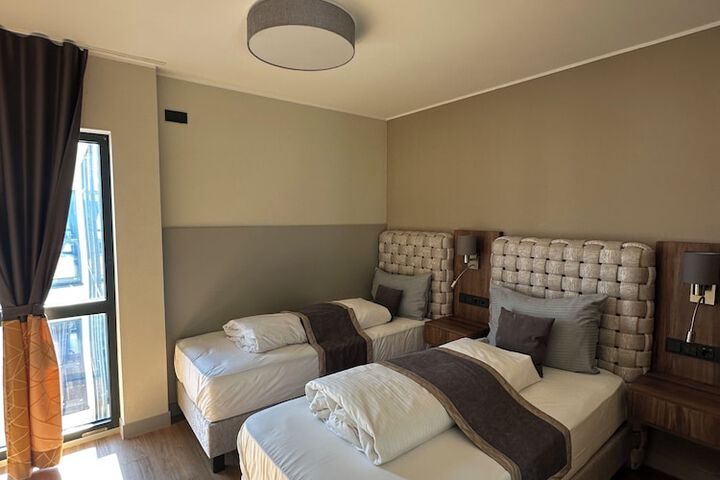 Room 31 of 100