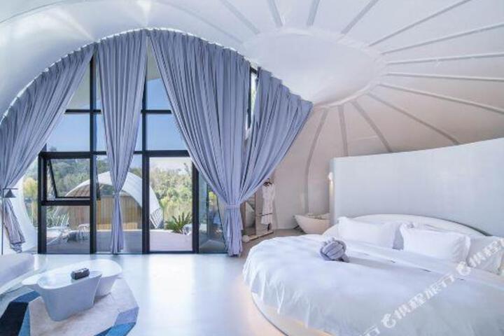 Xishuangbanna Visible Zeqi Tent Hotel