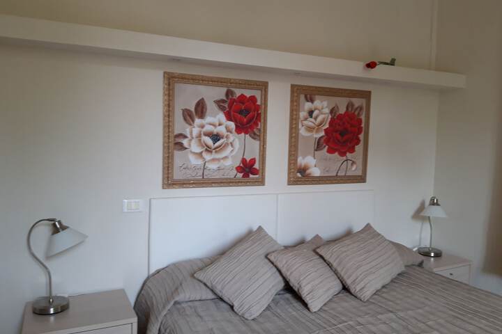 Room 16 of 103