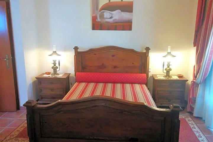 Room 5 of 15