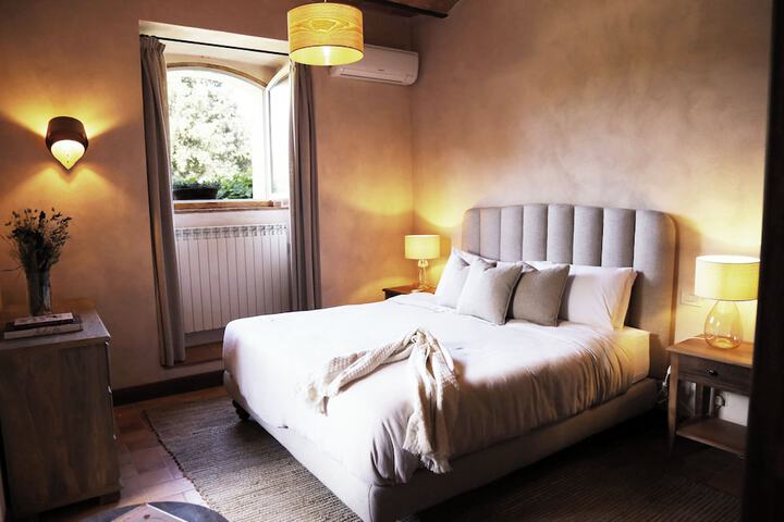 Room 4 of 36