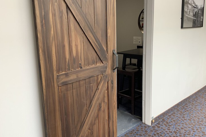 Business Center 81 of 85