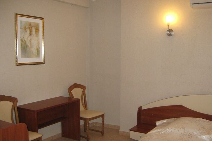 Room 6 of 59