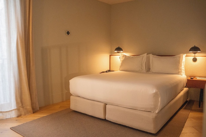 Room 16 of 66