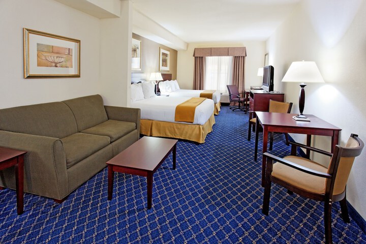 1 King Bed Suite (5 of 11)