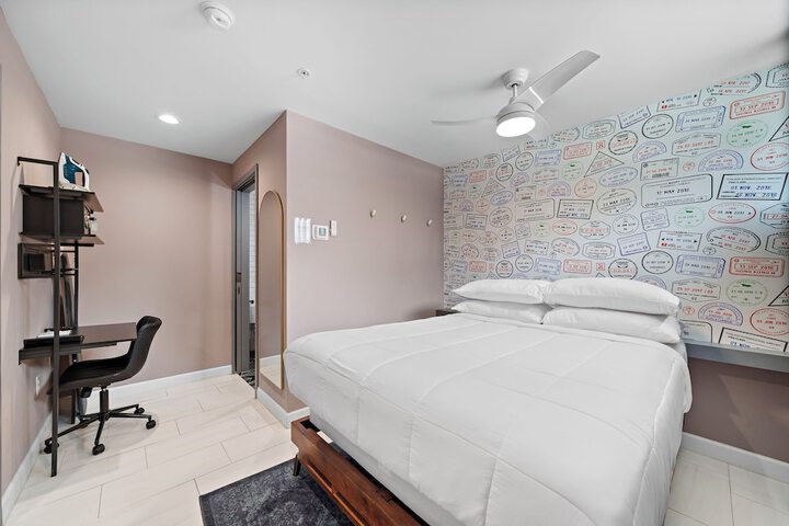 Room 53 of 111