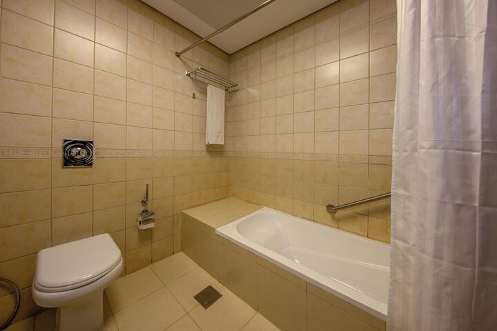 Room 108 of 133