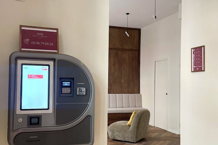 Check-in/check-out kiosk