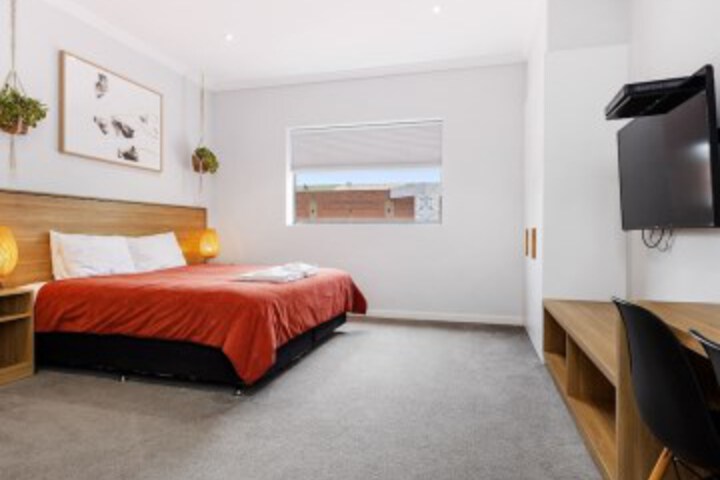 Room 8 of 35