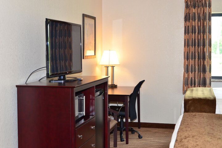 2 Queen Guest Room (5 of 13)
