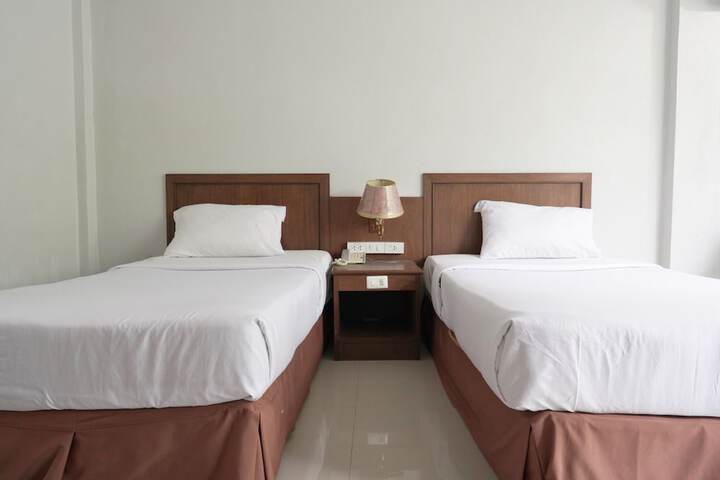 Room 5 of 15