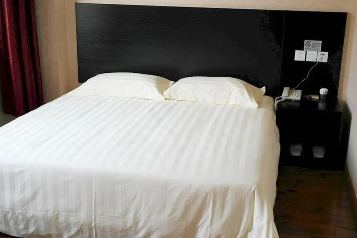 Room 7 of 14