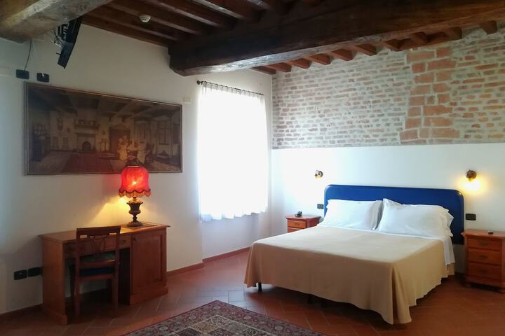 Room 12 of 31