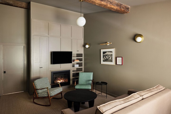 Room 26 of 124