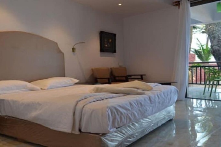 Room 6 of 15