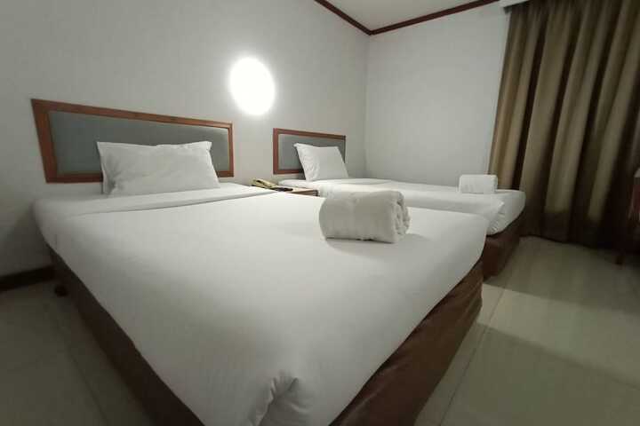 Room 68 of 143