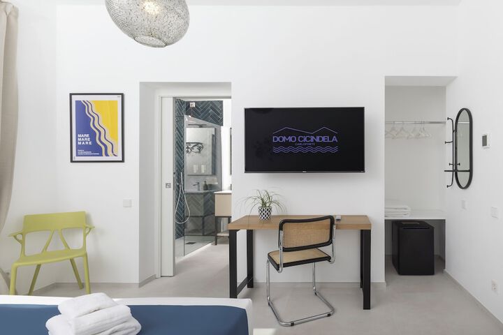 Room 15 of 37