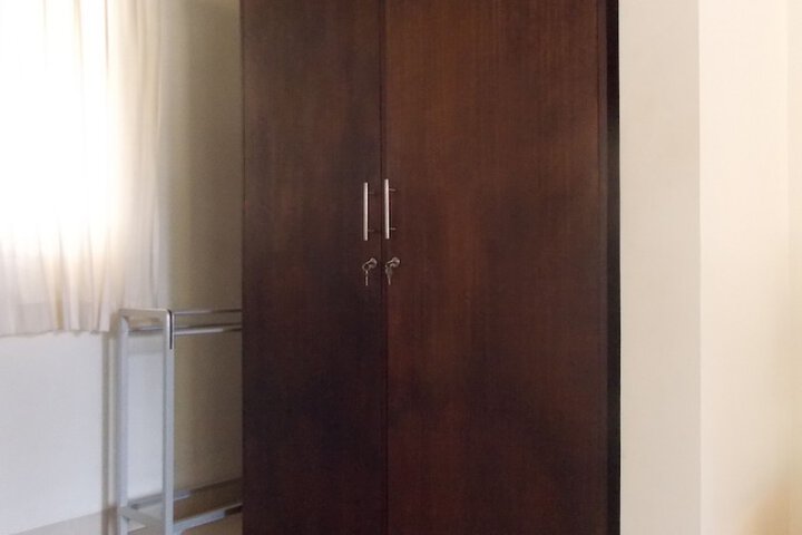 Room 17 of 28
