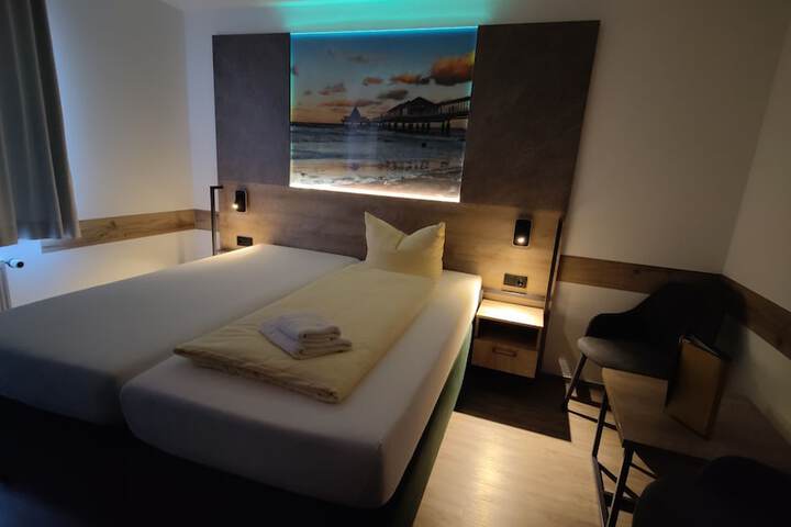Room 11 of 73