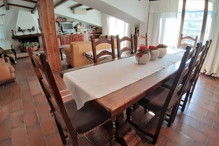 Dining 17 of 17