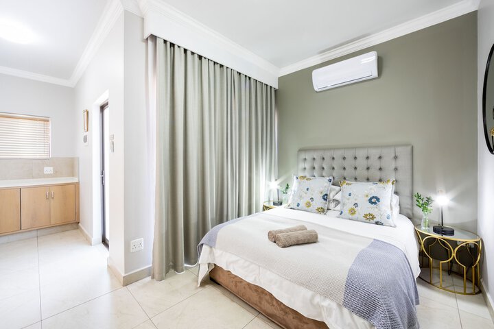 Room 12 of 63