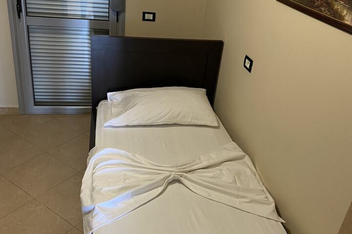 Room 15 of 54
