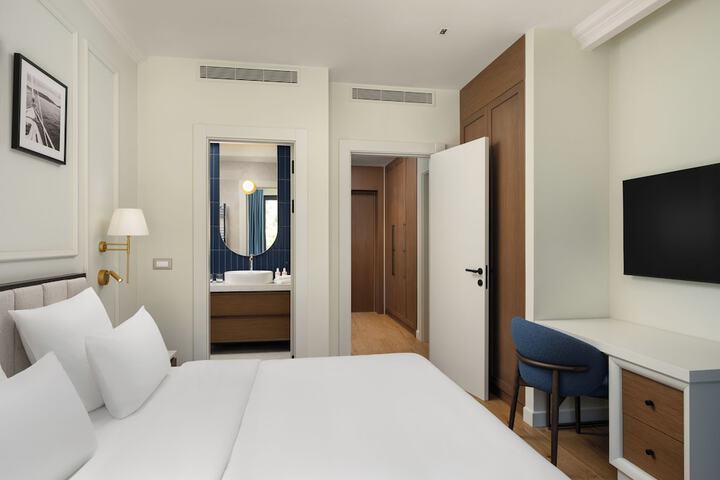 Room 40 of 148