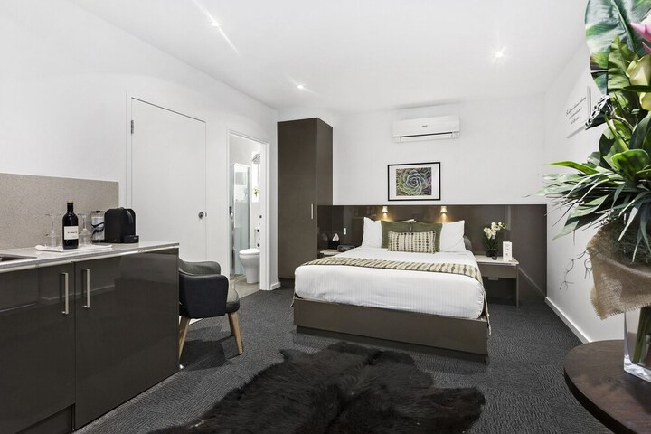 Room 17 of 40