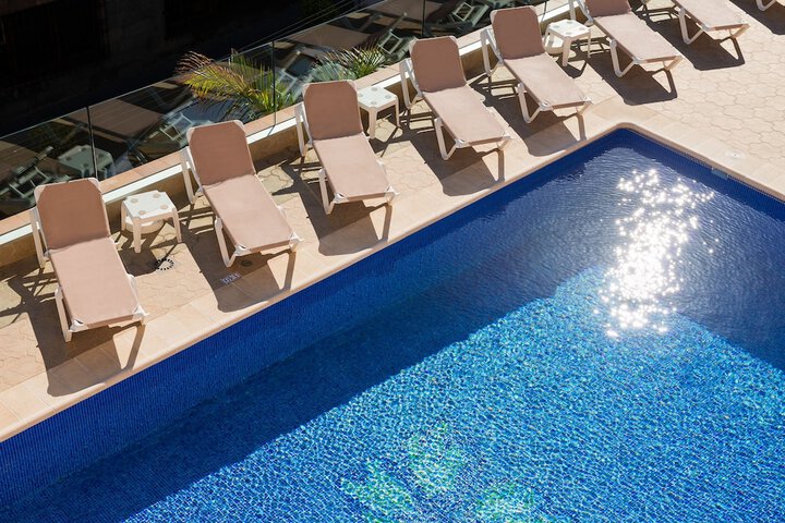 Hotel with Pool