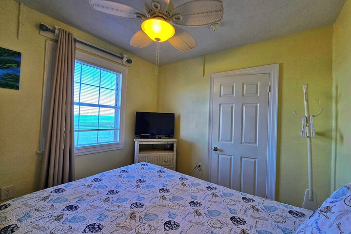 Room 2 of 47
