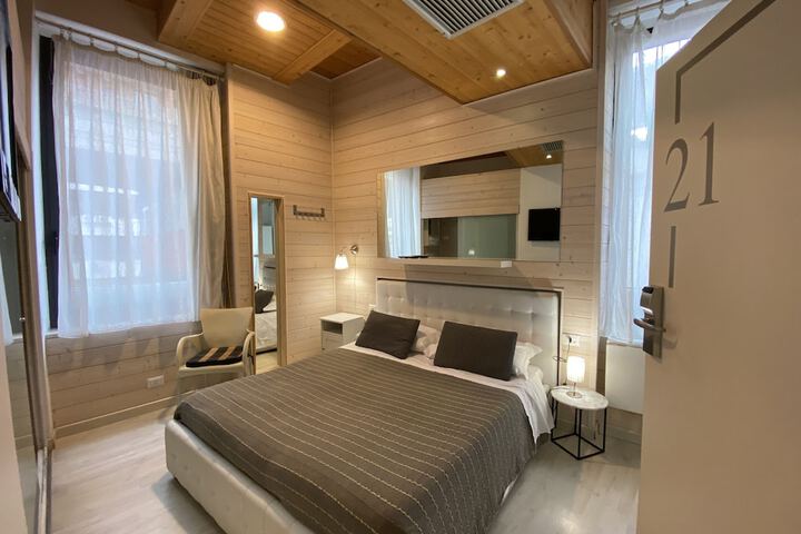 Room 3 of 86