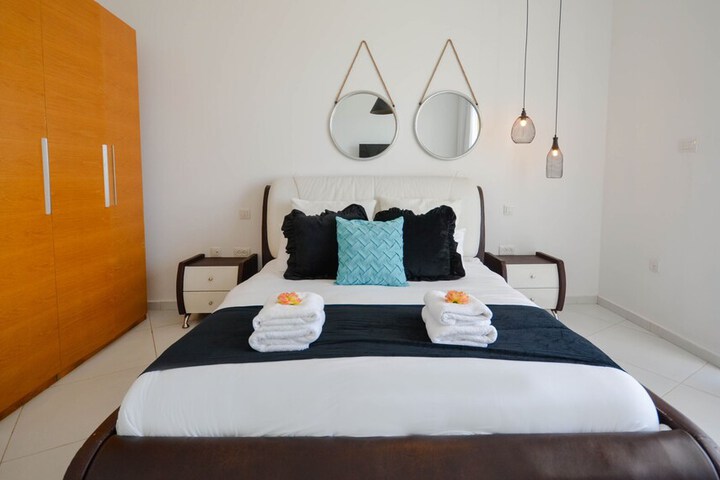 Room 42 of 315