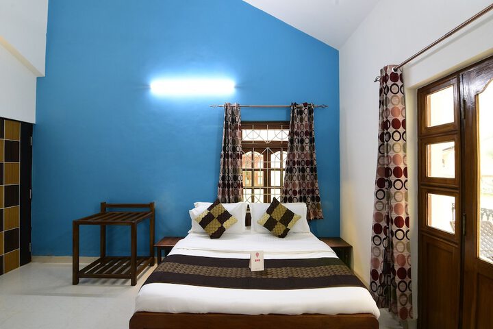 Room 8 of 20