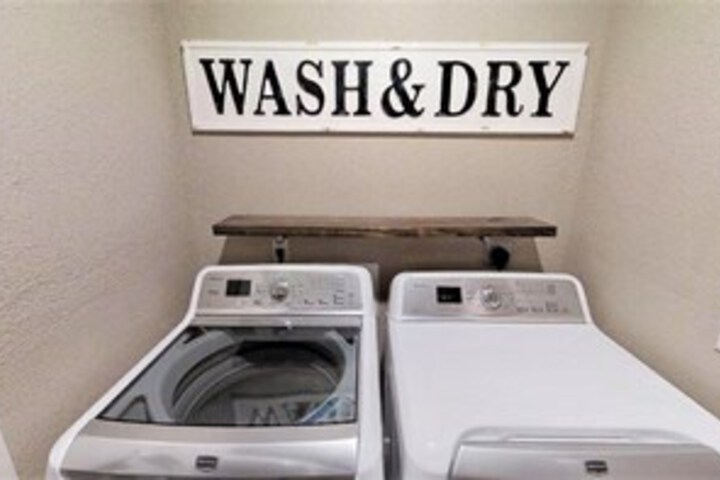 Laundry 10 of 27