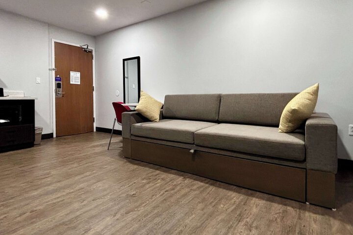 Room 7 of 13