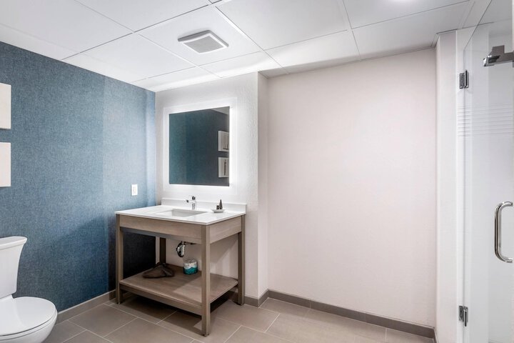 Room 46 of 87