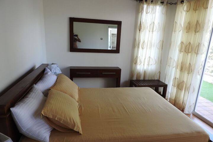 Room 2 of 28